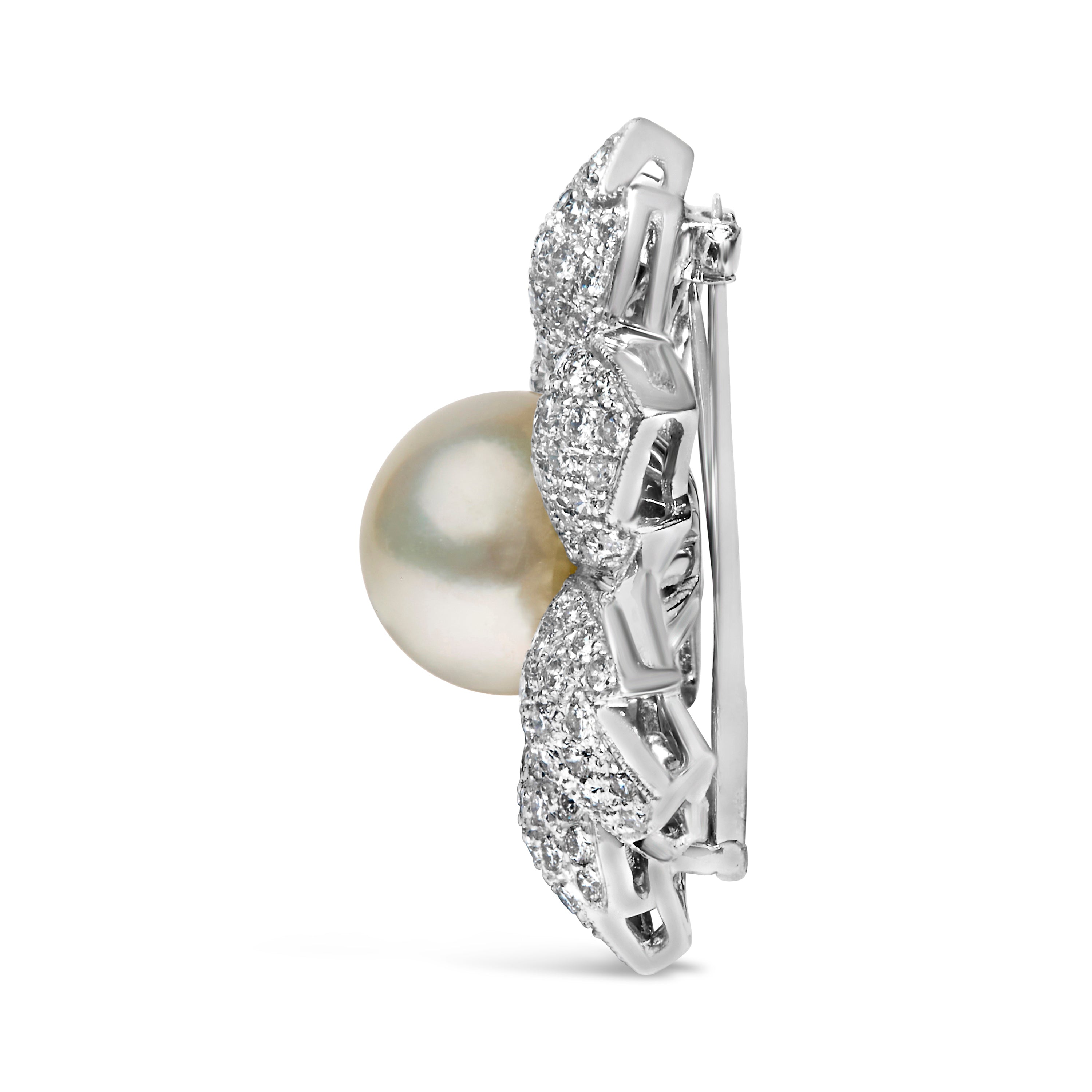 18K White Gold 2 3/4 Cttw Diamond and 12.5 MM Cultured Freshwater Pearl Floral Brooch Pin (G-H Color, VS1-VS2 Clarity)