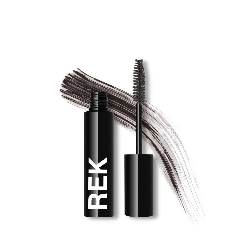The viral Navy Sensitive Mascara that brightens your eyes without irritation